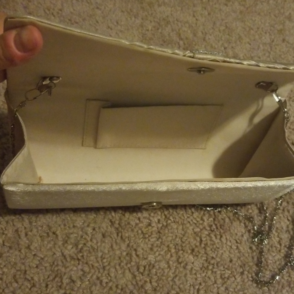 Purse - Picture 4 of 4